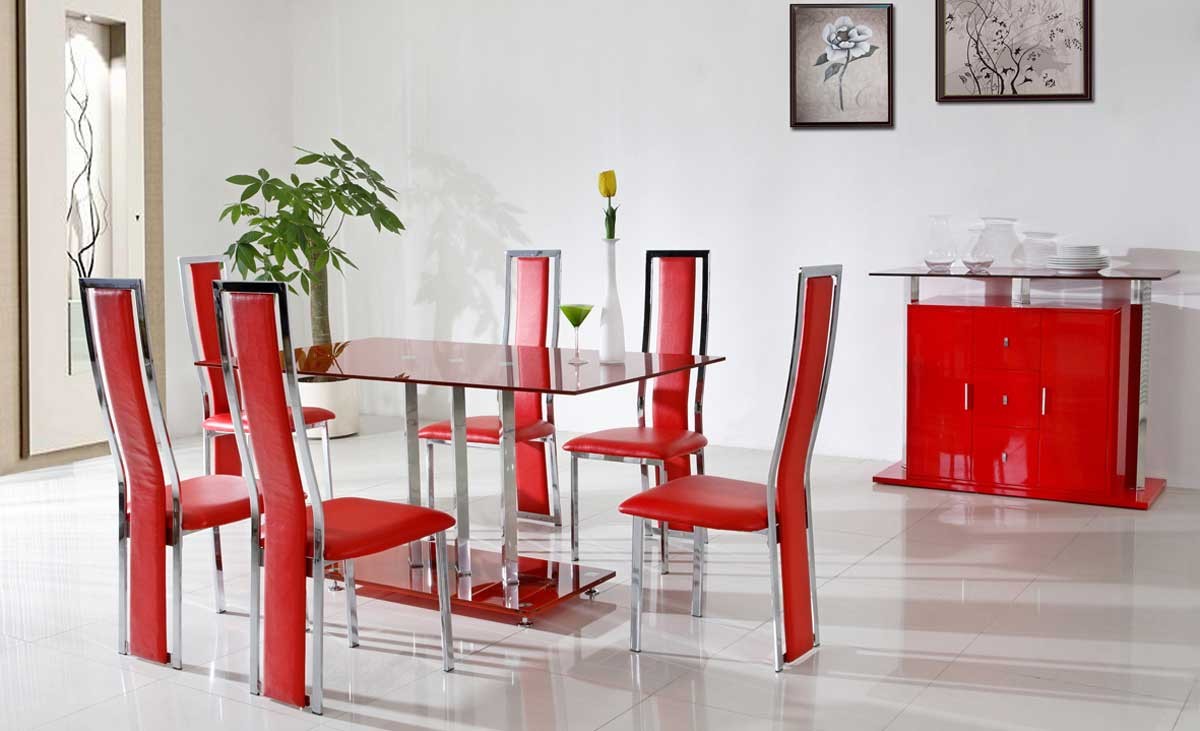 красные стулья на кухню